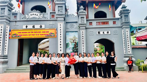 ĐI LỄ TẠI ĐÌNH HẠ TRẠI VÀ ĐÌNH TRUNG THÔN